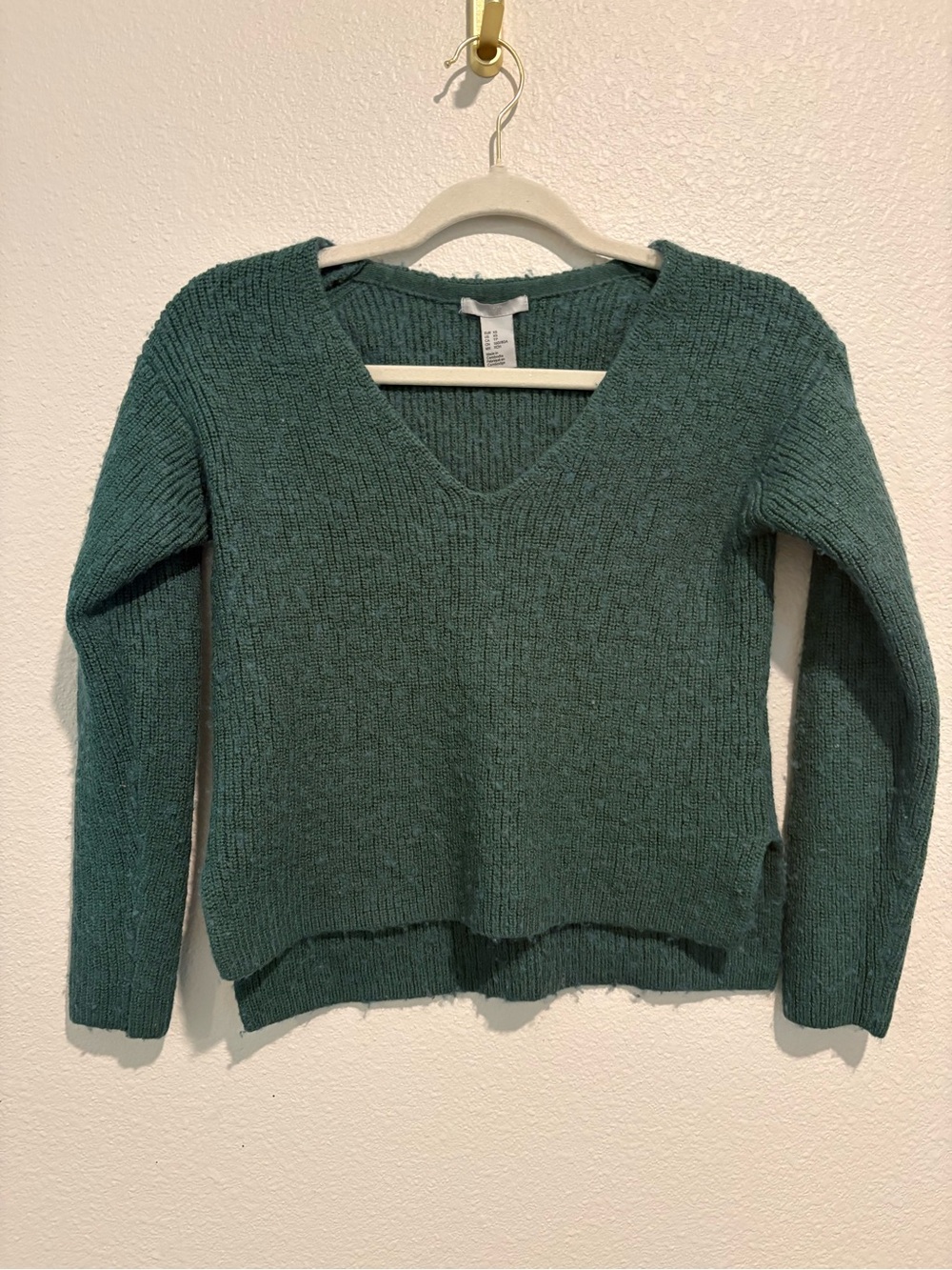H&M Green V-Neck Ribbed Sweater